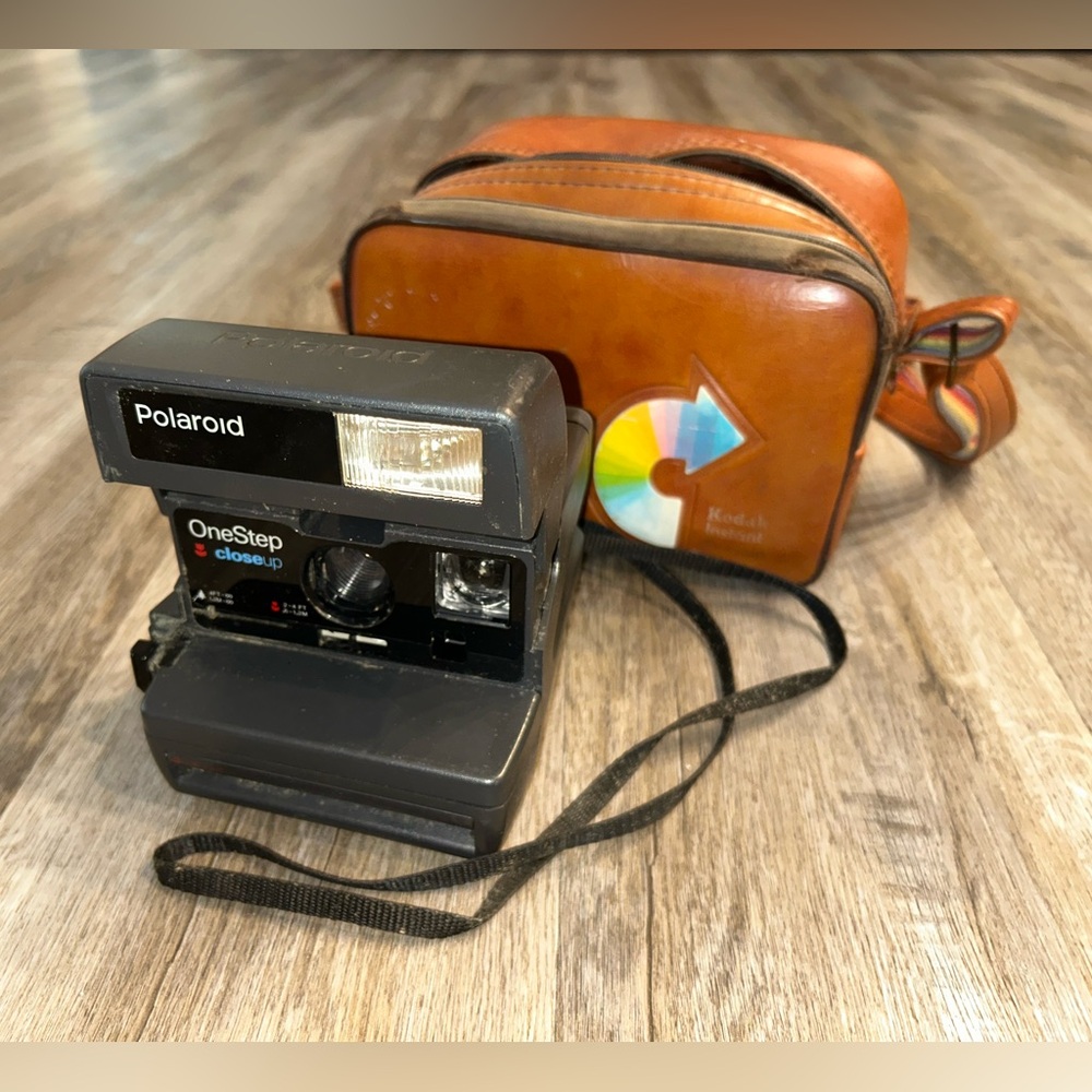 Polaroid OneStep Close-Up Camera with Tan Case